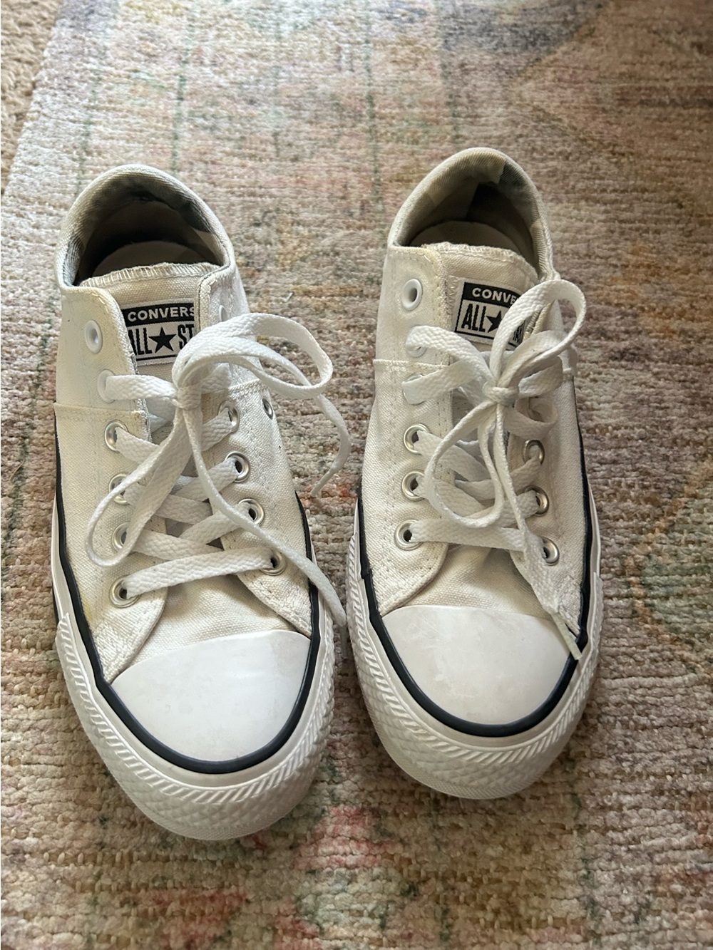 White converse sneakers